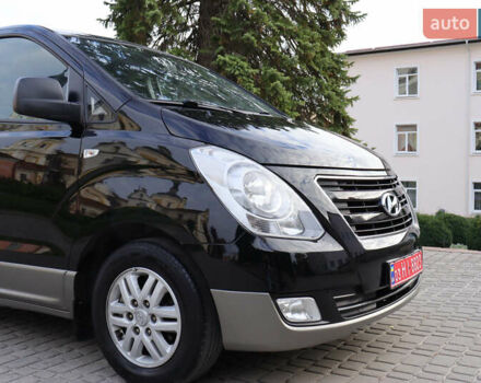 Черный Хендай H-1, объемом двигателя 2.5 л и пробегом 239 тыс. км за 17599 $, фото 15 на Automoto.ua