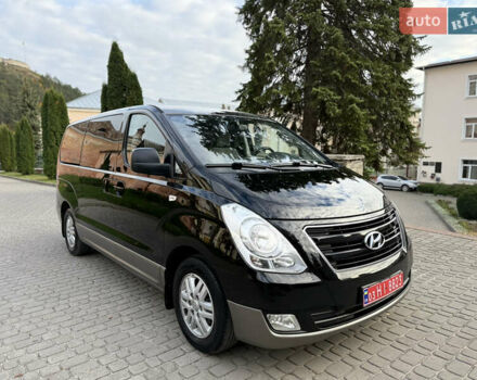 Черный Хендай H-1, объемом двигателя 2.5 л и пробегом 238 тыс. км за 17999 $, фото 29 на Automoto.ua