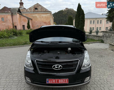 Черный Хендай H-1, объемом двигателя 2.5 л и пробегом 238 тыс. км за 17999 $, фото 109 на Automoto.ua