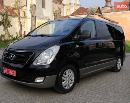 Черный Хендай H-1, объемом двигателя 2.5 л и пробегом 239 тыс. км за 17599 $, фото 7 на Automoto.ua