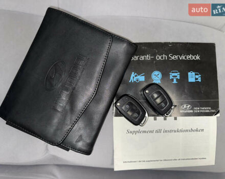 Черный Хендай H-1, объемом двигателя 2.5 л и пробегом 239 тыс. км за 17599 $, фото 123 на Automoto.ua