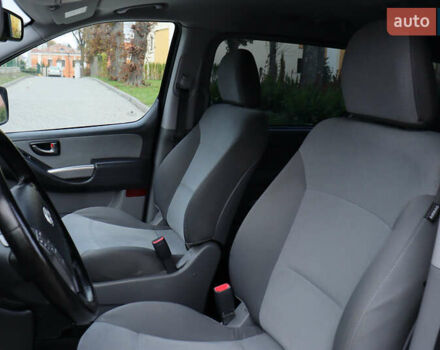 Черный Хендай H-1, объемом двигателя 2.5 л и пробегом 239 тыс. км за 17599 $, фото 125 на Automoto.ua