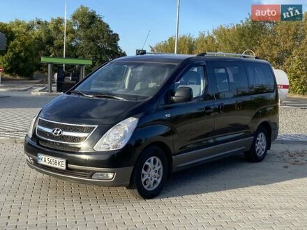 Черный Хендай H-1, объемом двигателя 2.5 л и пробегом 352 тыс. км за 12000 $, фото 1 на Automoto.ua