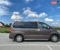 Коричневый Хендай H-1, объемом двигателя 2.5 л и пробегом 243 тыс. км за 19000 $, фото 5 на Automoto.ua