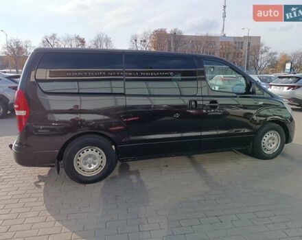 Коричневый Хендай H-1, объемом двигателя 2.5 л и пробегом 188 тыс. км за 17800 $, фото 8 на Automoto.ua