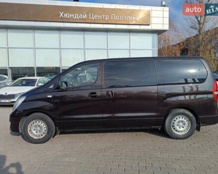 Коричневый Хендай H-1, объемом двигателя 2.5 л и пробегом 188 тыс. км за 17800 $, фото 4 на Automoto.ua