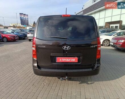 Коричневый Хендай H-1, объемом двигателя 2.5 л и пробегом 188 тыс. км за 17800 $, фото 6 на Automoto.ua