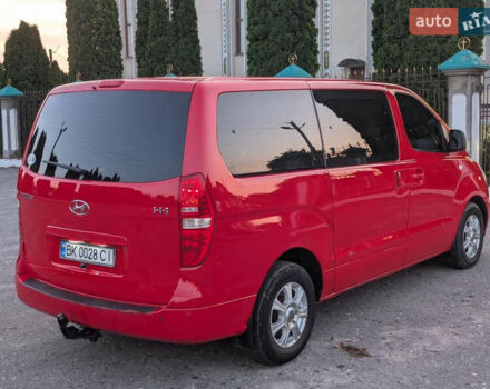 Красный Хендай H-1, объемом двигателя 2.5 л и пробегом 292 тыс. км за 14000 $, фото 11 на Automoto.ua