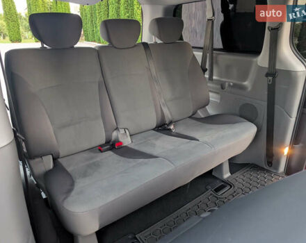 Красный Хендай H-1, объемом двигателя 2.5 л и пробегом 292 тыс. км за 14000 $, фото 14 на Automoto.ua