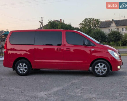Красный Хендай H-1, объемом двигателя 2.5 л и пробегом 292 тыс. км за 14000 $, фото 7 на Automoto.ua