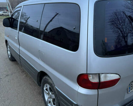 Хендай H-1, объемом двигателя 2.5 л и пробегом 294 тыс. км за 4000 $, фото 2 на Automoto.ua