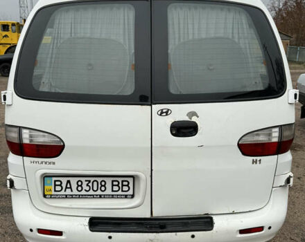 Хендай H-1, объемом двигателя 2.5 л и пробегом 307 тыс. км за 4500 $, фото 3 на Automoto.ua