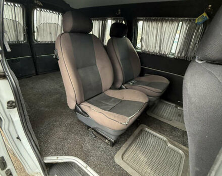 Хендай H-1, объемом двигателя 2.5 л и пробегом 307 тыс. км за 4500 $, фото 5 на Automoto.ua