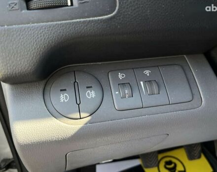 Хендай H-1, объемом двигателя 2.5 л и пробегом 159 тыс. км за 8500 $, фото 19 на Automoto.ua