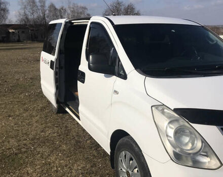 Хендай H-1, объемом двигателя 2.5 л и пробегом 305 тыс. км за 9500 $, фото 9 на Automoto.ua