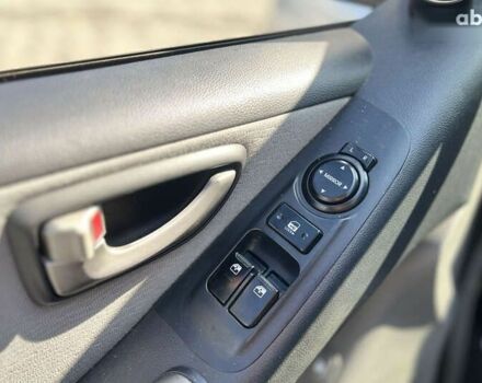 Хендай H-1, объемом двигателя 2.5 л и пробегом 159 тыс. км за 8500 $, фото 13 на Automoto.ua