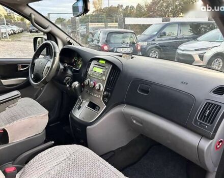 Хендай H-1, объемом двигателя 2.5 л и пробегом 268 тыс. км за 13300 $, фото 26 на Automoto.ua