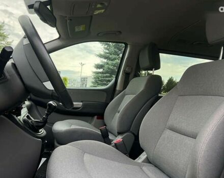 Хендай H-1, объемом двигателя 2.5 л и пробегом 95 тыс. км за 25390 $, фото 24 на Automoto.ua