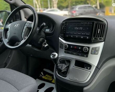 Хендай H-1, объемом двигателя 2.5 л и пробегом 95 тыс. км за 25390 $, фото 13 на Automoto.ua