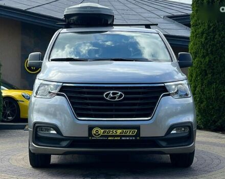 Хендай H-1, объемом двигателя 2.5 л и пробегом 95 тыс. км за 25390 $, фото 1 на Automoto.ua