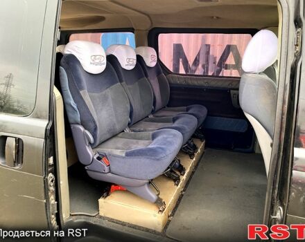 Хендай H-1, объемом двигателя 25 л и пробегом 247 тыс. км за 10200 $, фото 5 на Automoto.ua