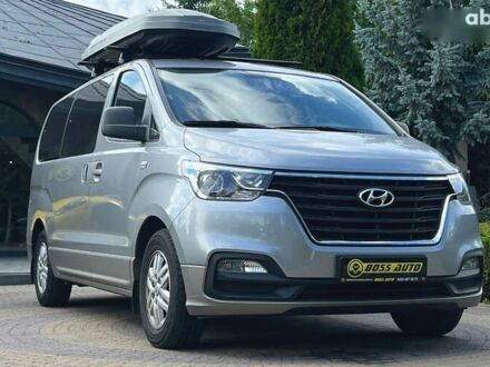 Хендай H-1, об'ємом двигуна 2.5 л та пробігом 95 тис. км за 25390 $, фото 1 на Automoto.ua
