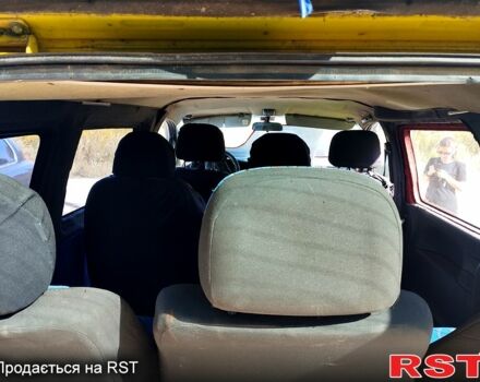Желтый Хендай H-1, объемом двигателя 2.5 л и пробегом 362 тыс. км за 4100 $, фото 1 на Automoto.ua