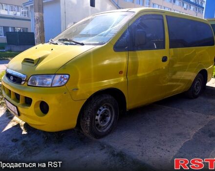 Желтый Хендай H-1, объемом двигателя 2.5 л и пробегом 362 тыс. км за 4100 $, фото 6 на Automoto.ua