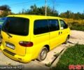 Желтый Хендай H-1, объемом двигателя 2.5 л и пробегом 362 тыс. км за 4100 $, фото 5 на Automoto.ua
