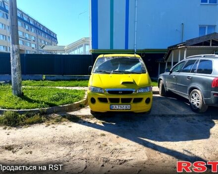 Желтый Хендай H-1, объемом двигателя 2.5 л и пробегом 362 тыс. км за 4100 $, фото 7 на Automoto.ua