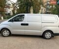 Серый Хендай H-1, объемом двигателя 2.5 л и пробегом 220 тыс. км за 7000 $, фото 1 на Automoto.ua