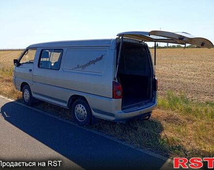 Сірий Хендай H-1, об'ємом двигуна 2.5 л та пробігом 300 тис. км за 3500 $, фото 7 на Automoto.ua