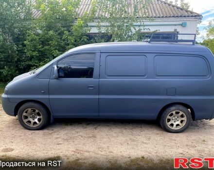 Серый Хендай H-1, объемом двигателя 2.5 л и пробегом 250 тыс. км за 3000 $, фото 2 на Automoto.ua