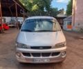 Серый Хендай H-1, объемом двигателя 2.5 л и пробегом 407 тыс. км за 2100 $, фото 1 на Automoto.ua