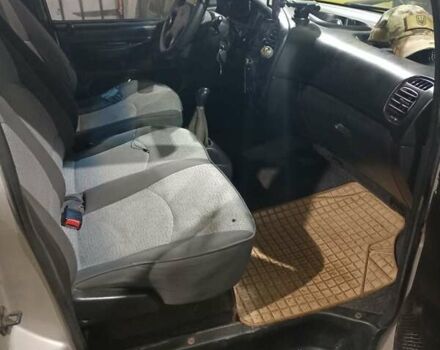 Серый Хендай H-1, объемом двигателя 2.48 л и пробегом 225 тыс. км за 3900 $, фото 2 на Automoto.ua