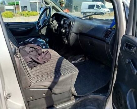 Серый Хендай H-1, объемом двигателя 2.5 л и пробегом 300 тыс. км за 3000 $, фото 5 на Automoto.ua