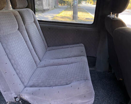 Сірий Хендай H-1, об'ємом двигуна 2.5 л та пробігом 398 тис. км за 4200 $, фото 13 на Automoto.ua