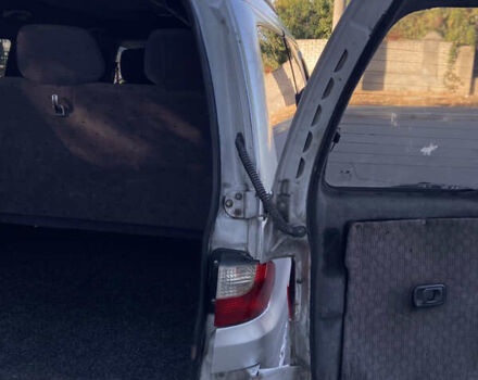 Сірий Хендай H-1, об'ємом двигуна 2.5 л та пробігом 398 тис. км за 4200 $, фото 26 на Automoto.ua