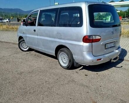 Серый Хендай H-1, объемом двигателя 2.5 л и пробегом 300 тыс. км за 3000 $, фото 7 на Automoto.ua