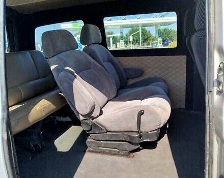 Серый Хендай H-1, объемом двигателя 2.5 л и пробегом 300 тыс. км за 3000 $, фото 3 на Automoto.ua