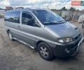 Серый Хендай H-1, объемом двигателя 2.5 л и пробегом 295 тыс. км за 5184 $, фото 1 на Automoto.ua