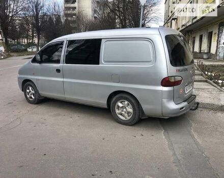 Серый Хендай H-1, объемом двигателя 2.5 л и пробегом 300 тыс. км за 3200 $, фото 19 на Automoto.ua
