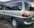 Серый Хендай H-1, объемом двигателя 2.48 л и пробегом 317 тыс. км за 5200 $, фото 5 на Automoto.ua