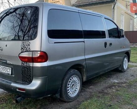 Серый Хендай H-1, объемом двигателя 2.48 л и пробегом 317 тыс. км за 5200 $, фото 3 на Automoto.ua