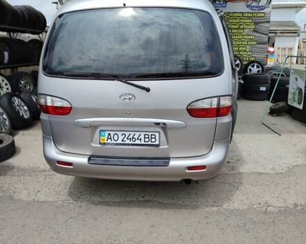 Серый Хендай H-1, объемом двигателя 2.5 л и пробегом 260 тыс. км за 5999 $, фото 7 на Automoto.ua