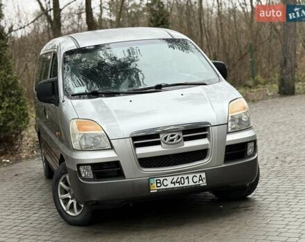 Сірий Хендай H-1, об'ємом двигуна 2.35 л та пробігом 175 тис. км за 4999 $, фото 17 на Automoto.ua