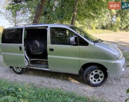Серый Хендай H-1, объемом двигателя 2.5 л и пробегом 355 тыс. км за 5400 $, фото 12 на Automoto.ua