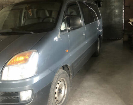 Сірий Хендай H-1, об'ємом двигуна 2.48 л та пробігом 197 тис. км за 7000 $, фото 1 на Automoto.ua