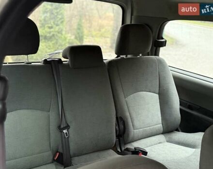 Сірий Хендай H-1, об'ємом двигуна 2.35 л та пробігом 175 тис. км за 4999 $, фото 58 на Automoto.ua