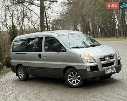 Сірий Хендай H-1, об'ємом двигуна 2.35 л та пробігом 175 тис. км за 4999 $, фото 25 на Automoto.ua